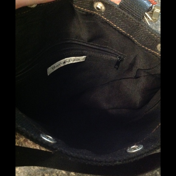 3/$25 TOMMY HILFIGER TOTE - Picture 3 of 5